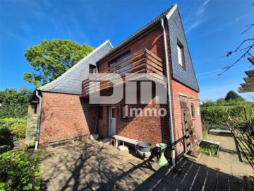 (R)eserviert!Schönes Einfamilienhaus mit Terrasse, Balkon, Garage und großem Garten, 24943 Flensburg, Einfamilienhaus